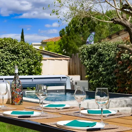 Des Oliviers فيلة Aigues-Vives (Gard)